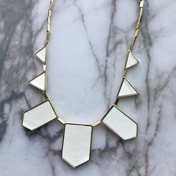 House of Harlow 1960 white and gold necklace - Picture 2 of 4